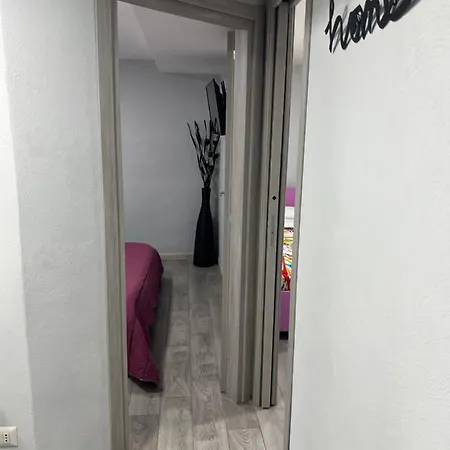 Apartment House Montesanto Neapel