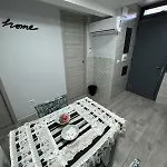 House Montesanto דירה *